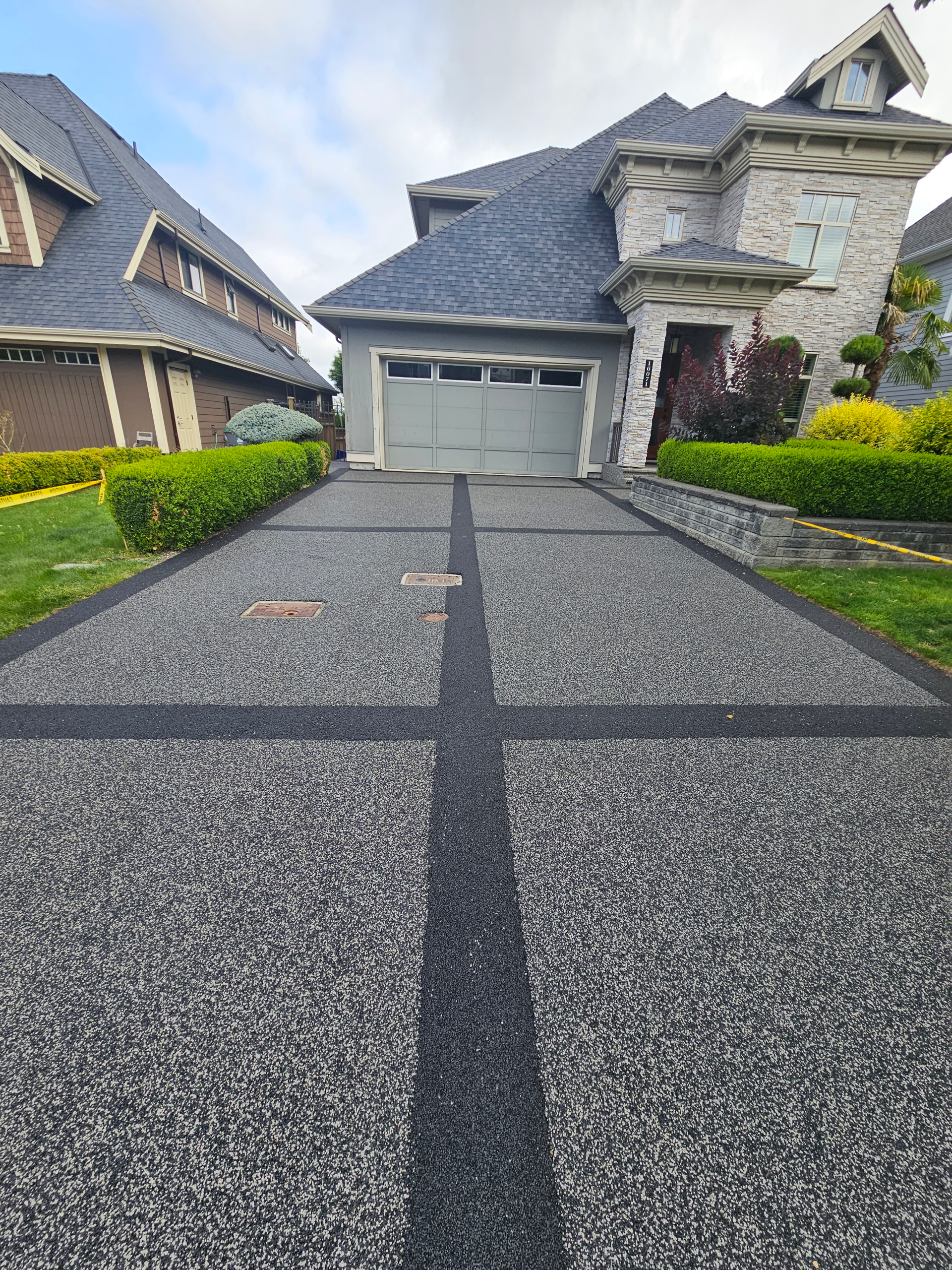 Rubber Paving - Driveway with black borders - Langley, BC